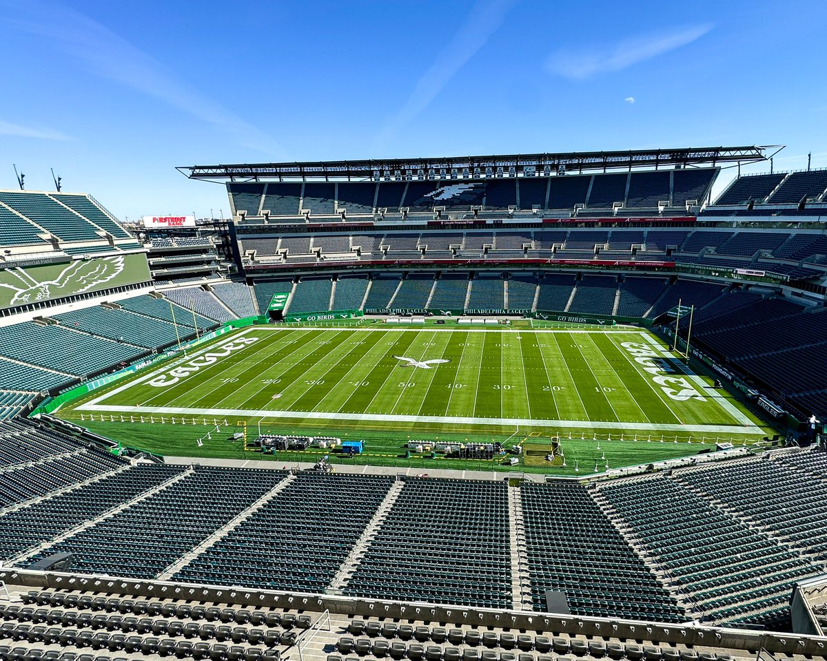 Eagles's tweet photo. |￣￣￣￣￣￣￣￣￣￣￣|
      KELLY GREEN FIELD 
                     💚
|＿＿＿＿＿＿＿＿＿＿＿| 
             (\__/)  ||
             (•ㅅ•)   ||
            /  　  づ https://t.co/8VQ9JNxco9