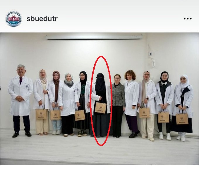 Volkan Giritli 🇹🇷🇦🇿 (@volkan_giritli) on Twitter photo Sevgili Sağlık Bilimleri Üniversitesi şu ortadaki doktor hanım hangi hastanede çalışıyorsa bizimle paylaşır mısınız gidip muayene olmak istiyorum bakalım muayene edecek mi? <a href="/sbuedutr/">Sağlık Bilimleri Üniversitesi</a> Sevgili Sağlık Bilimleri Üniversitesi şu ortadaki doktor hanım hangi hastanede çalışıyorsa bizimle paylaşır mısınız gidip muayene olmak istiyorum bakalım muayene edecek mi? <a href="/sbuedutr/">Sağlık Bilimleri Üniversitesi</a>