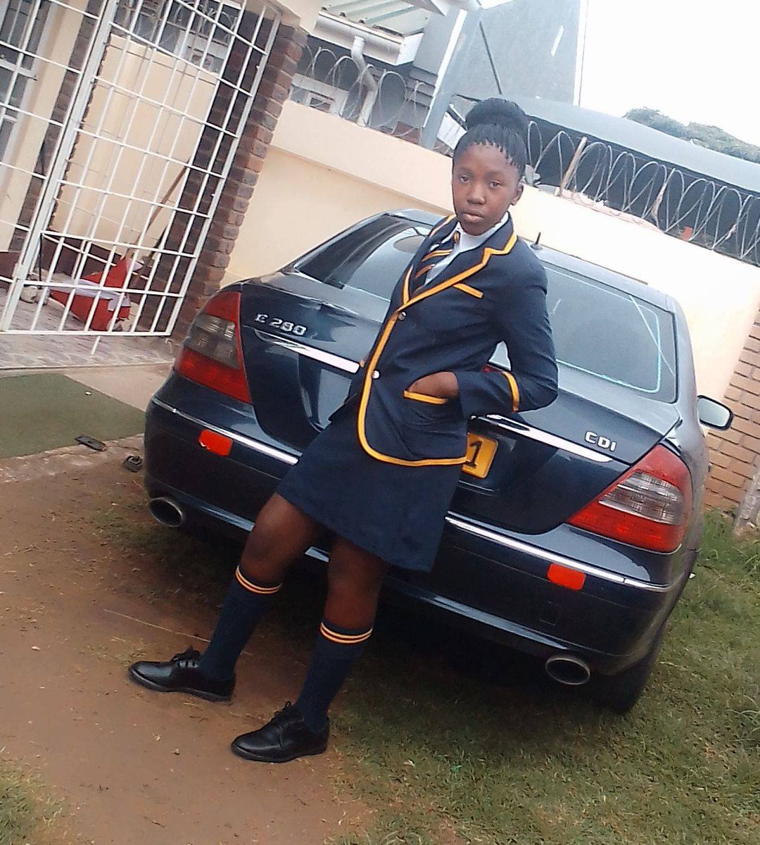 RexMidzi's tweet photo. This child is missing 😢  ( 14 y/o )

We are told she was seen with an older male 

Absolutely NO ONE 

Some Zimbabwean Males on X : 

' haiwawo atizira ' 

And more sick lucid insinuations 

As a society, we need to reset .Our humanity needs re calibration https://t.co/BhYrsWWCZl