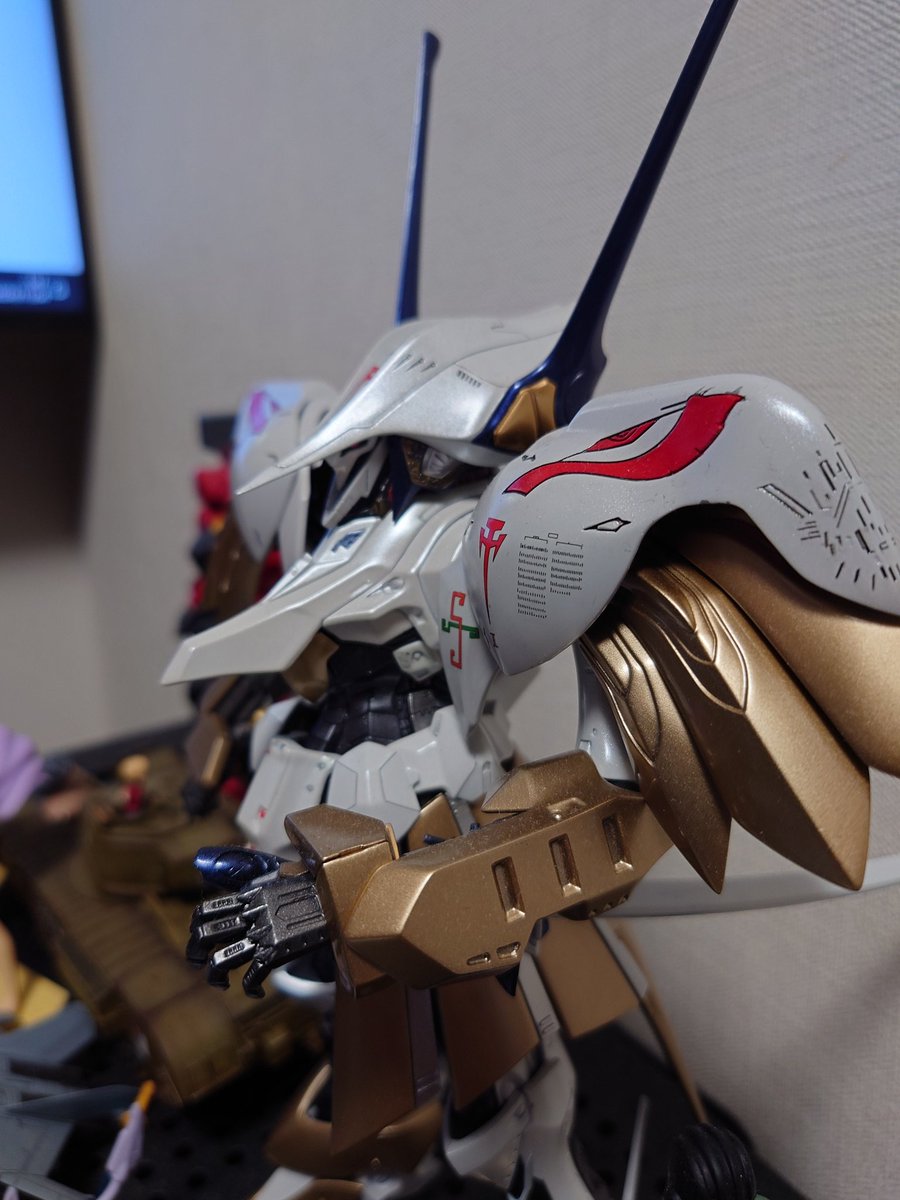 #ファイブスター物語
いいだろう、後ろを向きな。

シュペルターといえばこのシーンだよな。