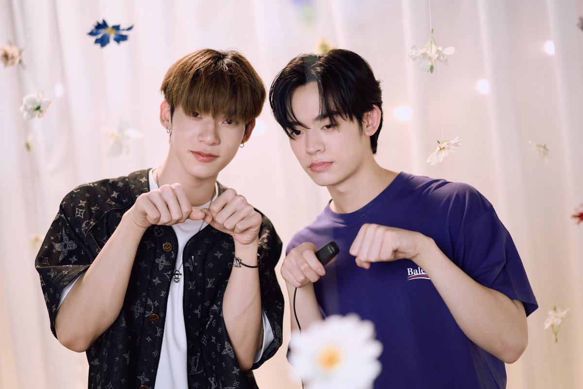 twnpich's tweet photo. หวังว่าทุกคนจะดีใจเหมือนตี๋ตี๋นะครับ  ตื่นเต้นมากๆละในใจก็คิดว่าพี่ป๋อจะสนเรามั้ย แต่ตอนนี้รู้แล้วครับ 
ฝากเป็นกำลังใจในทุกๆการเติบโตของเราสองคนด้วยนะครับ การเดินทางได้เริ่มต้นขึ้นแล้ว Let’s Go! 🐶🐻‍❄️

#twnpich 
#porsuppakarn 
DMD PARTNER
#DMDFriendshipSS2EP5 https://t.co/Rip5FqbJzW