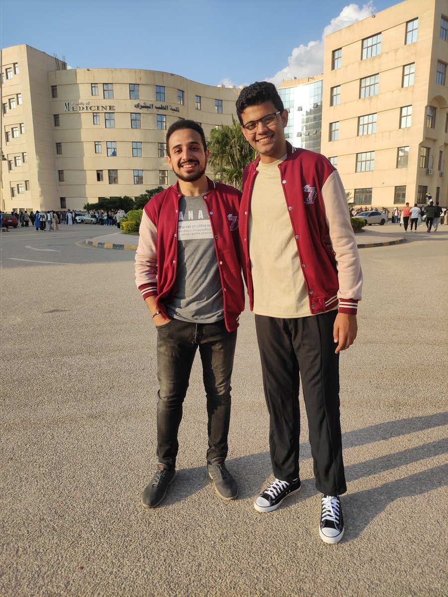 __Overthinkermo's tweet photo. تمت بحمد الله
Graduation is Done ✅🥰♥️♥️♥️♥️ https://t.co/S9LtIKToE2