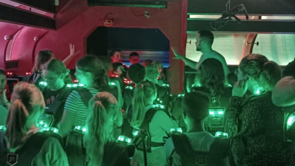 2 jours d'école ouverte durant ces vacances d'octobre 2024 avec les élèves volontaires de 6ème/5ème. -Souvenirs de la journée lasergame-bowling 🎳