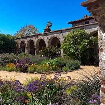MissionSJC's tweet photo. “November is the month to remind us to be thankful for the many positive things happening in our life.” – Unknown
#sundayreset #happynovember #missionsjc #missionsanjuancapistrano #visitsjc #sanjuancapistrano #missionlife #sundayquote #sundayinspiration https://t.co/Y1G0puMmPA