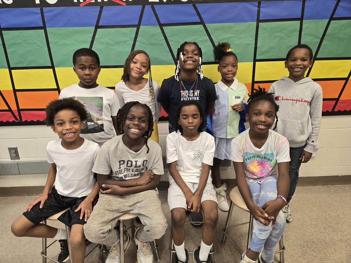 APSFickettMedia's tweet photo. Turning pages and making waves! Our team was ready to read between the lines and compete in the Helen Ruffin Picture Book Bowl! #ReadToLead @APSMediaServ @PrincipalBGrant @ebwoodsFickett #FicketthasHeart https://t.co/hPpzqjC2Tz