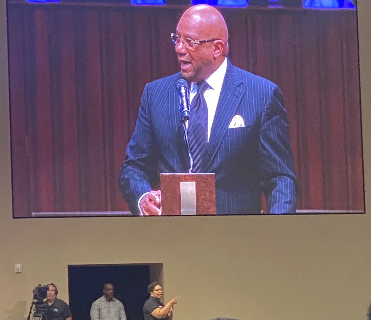 KatachaMiller's tweet image. When the praise &amp;amp; worship and message is right on time! “The God of Protection” (Psalm 91) Preach Pas! 🙌🏾🙏🏾💕 #SundayService #IAmTCWW