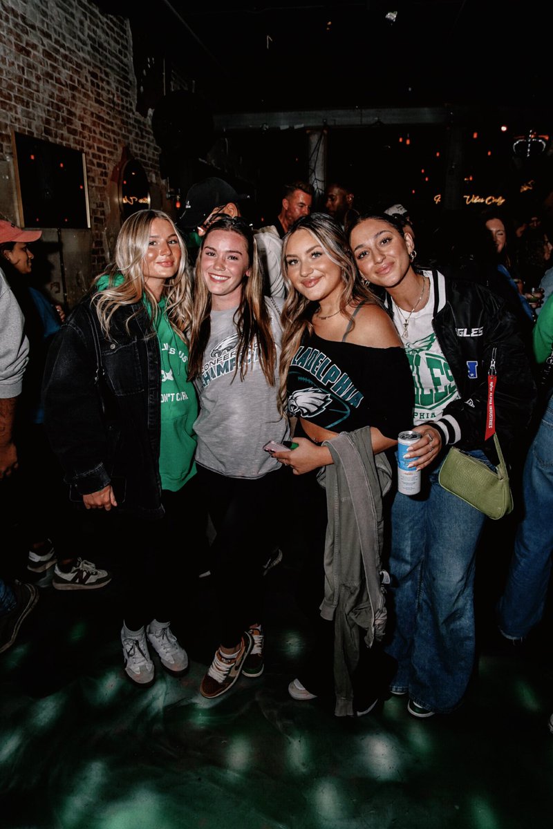 BIRDS VS JAGS 4:05 GAME SOUND ON 🦅