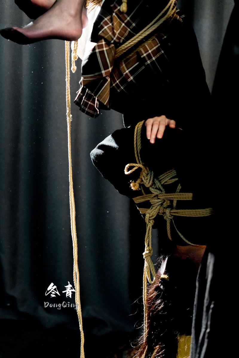 “团在一起那个超绝幸福，像听音乐的时候有ab段，讲故事的时候有直叙/戏剧性的部分，昨天整个空中的过程有一种讲了一个ending很温馨的故事的感觉…”

抄送：@Fengsiyuan 

#绳缚 #捆绑 #shibari https://t.co/Dy6lvagQlq