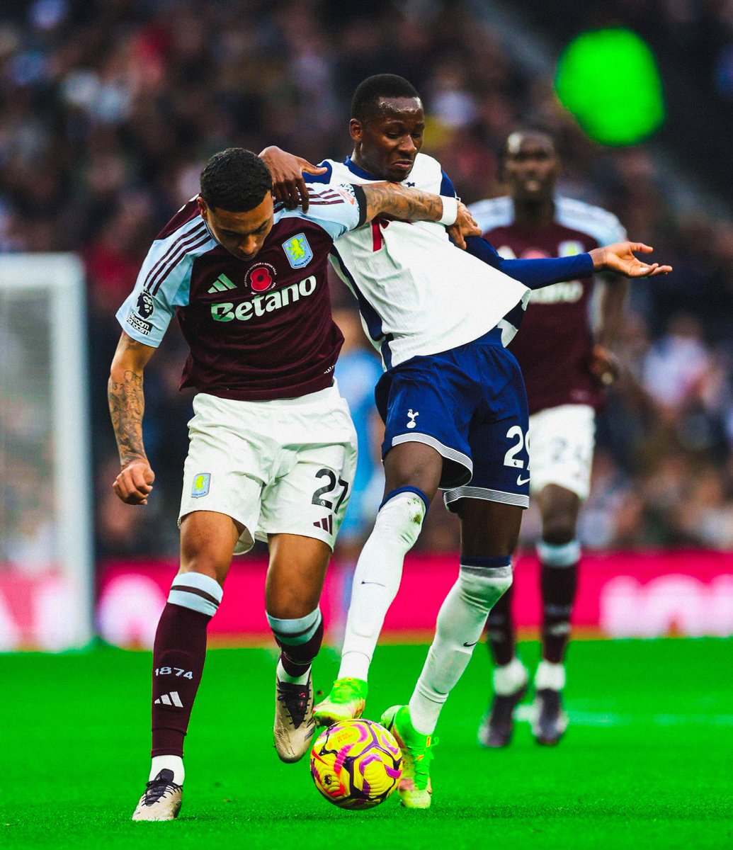 ActuFootAfrique's tweet photo. 13 récupérations réalisées par Pape Matar Sarr face à Aston Villa. 🇸🇳🙌🏿

Il enchaîne très bien. 🫡 https://t.co/uiT4NKlSuW