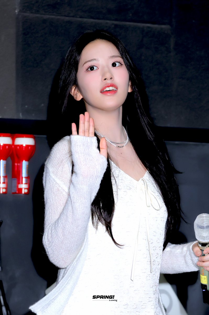 241102 롯시 무대인사 안유진 HQ - 1  

#아이브 #안유진 #유진 
#IVE #ANYUJIN #YUJIN