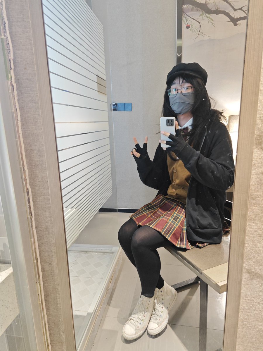 scm7773's tweet photo. 【身高/体重】： 175/73
【地域】：��苏 苏州
【个人说明】：你好，我是一个社恐男娘，身材也不好，在苏州实习，接触这个也不久，平时工作很忙，所以平日空闲时间不多，所以只做爱好分享，暂时还没有时间更进一步，如果有同好也可以认识一下，一起贴贴
#苏州 #男娘 #伪娘の日常 https://t.co/anXCtEG1jz