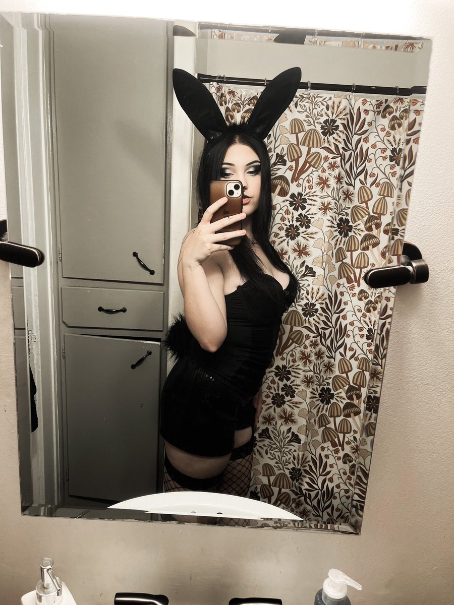 jules ♡ྀི tweet media