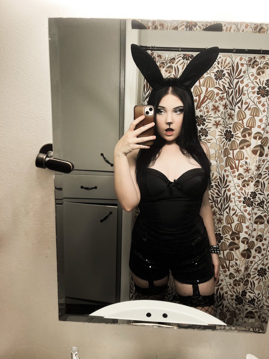 jules ♡ྀི tweet media