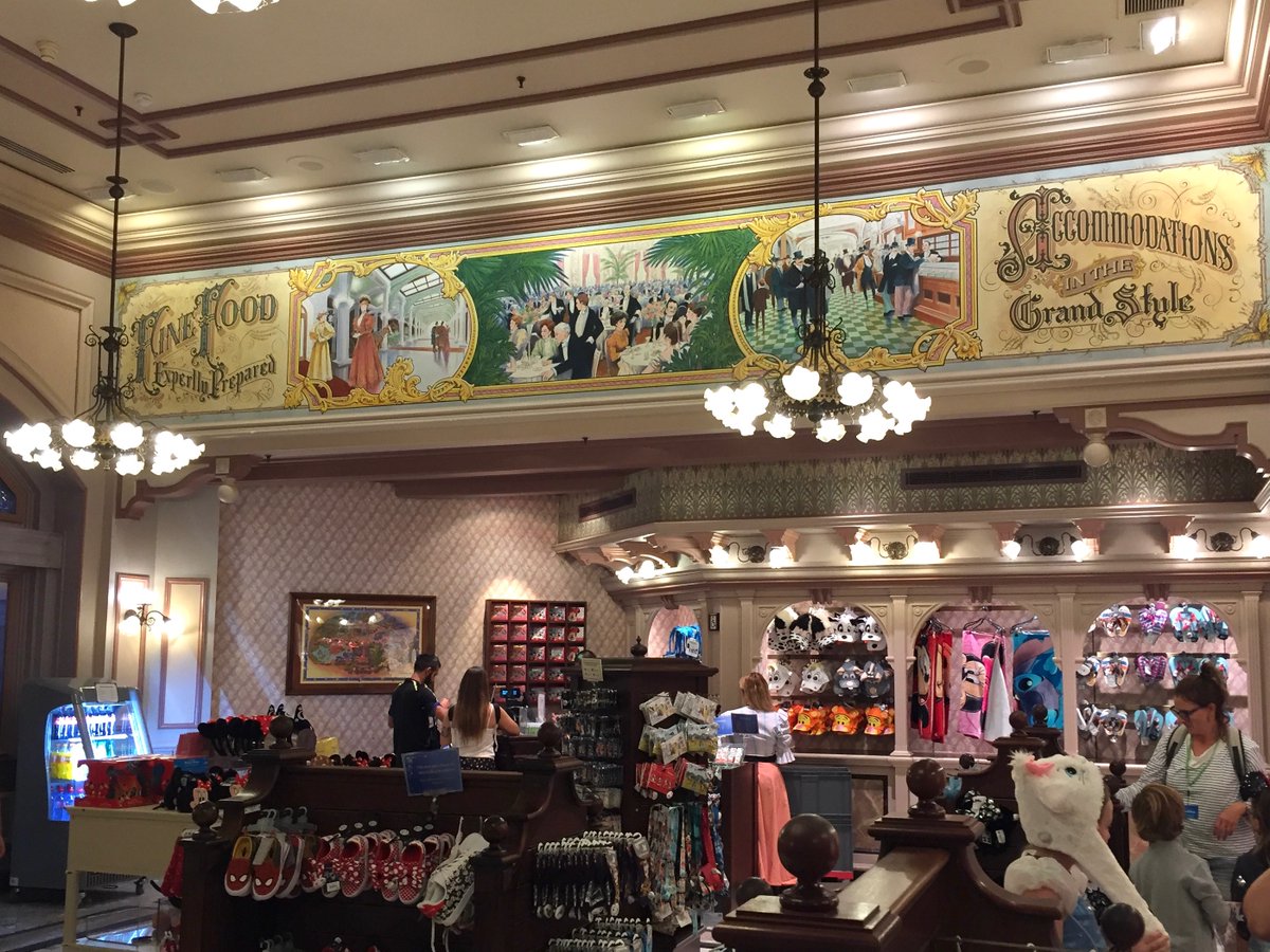 boss_angeles's tweet photo. Often overlooked "storytelling" by Jim Michelson. @disneylandparis https://t.co/drtTGa33vS