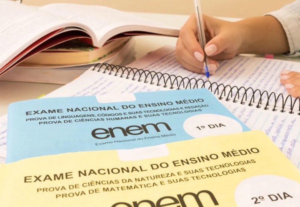 choquei's tweet photo. 🚨URGENTE: O tema da redação do Enem foi divulgado:

“Desafios para a valorização da herança africana no Brasil” https://t.co/qAqWxF4Uej
