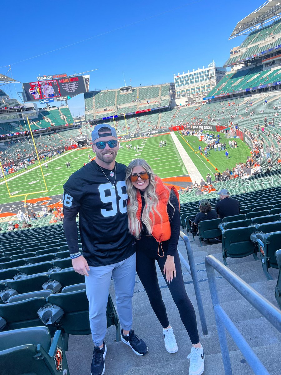 CassTheColorist's tweet photo. WHO DEY VS. RAIDERS IN SECTION 152 #RuleTheJungle https://t.co/uqRXgoFFEz