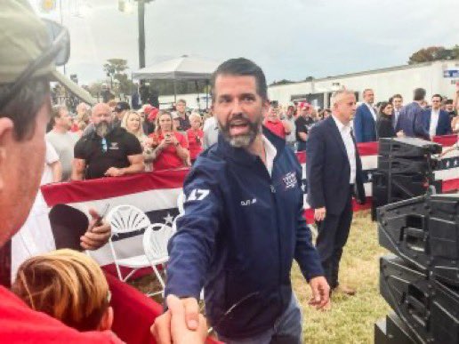 holls_fun's tweet photo. They were expecting tens of thousands at the Don JR Vance rally in PA. They got about 200 people. It’s looks like a country Pot Luck dinner 😂😂😂 #HarrisWalz2024InALandslide https://t.co/k4mTKYF2HS