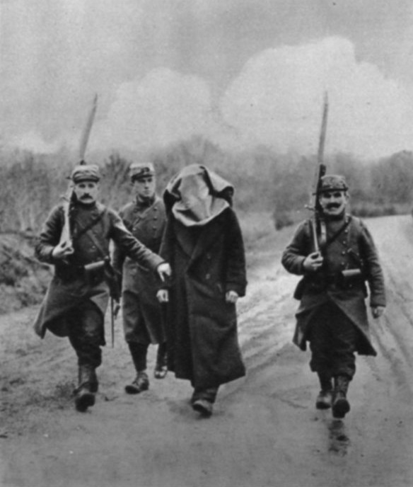 Seattle Star Nov 3 1914 Frenchman sold out comrades for 100 francs ($600 in 2024)

Corpus Christi Caller Nov 7 1914 on French soldier trying to sell secret docs about Eiffel Tower

Illustrated War News Dec 30 1914 Suspected German spy arrested, hooded 
x.com/ThisDayInWWI/s…