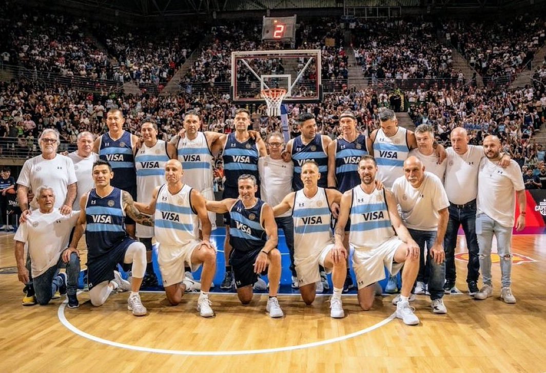 IgnacioCollante's tweet photo. Por siempre generacion dorada. Gracias eternas! 🏀🥇 https://t.co/dsY9H6WYVX