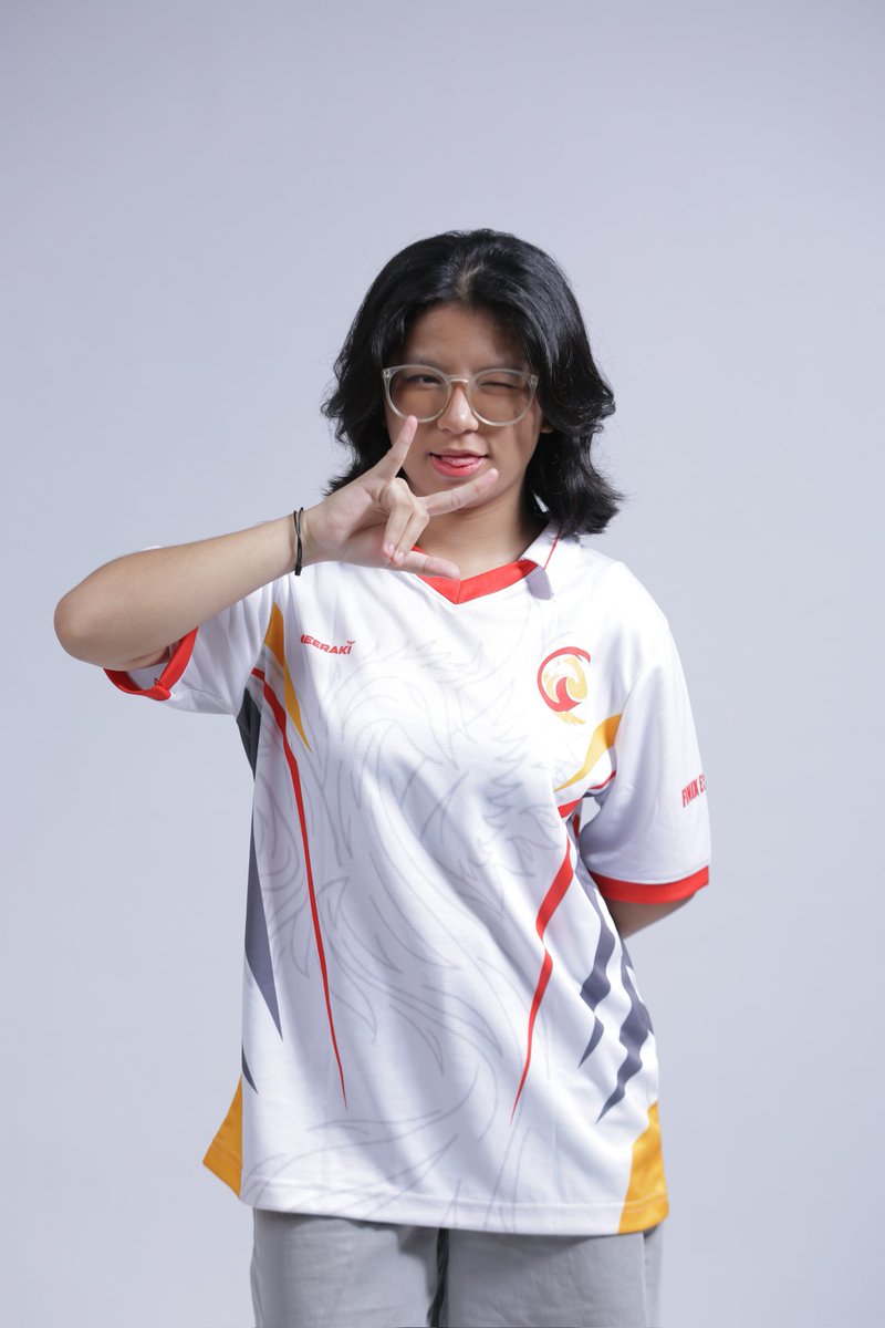 hantuxfs_'s tweet image. 俺の初めてのジャージのフォトシュート～！応援ください ꉂ(ˊᗜˋ*)♡
#FNXWIN 🔥‼️