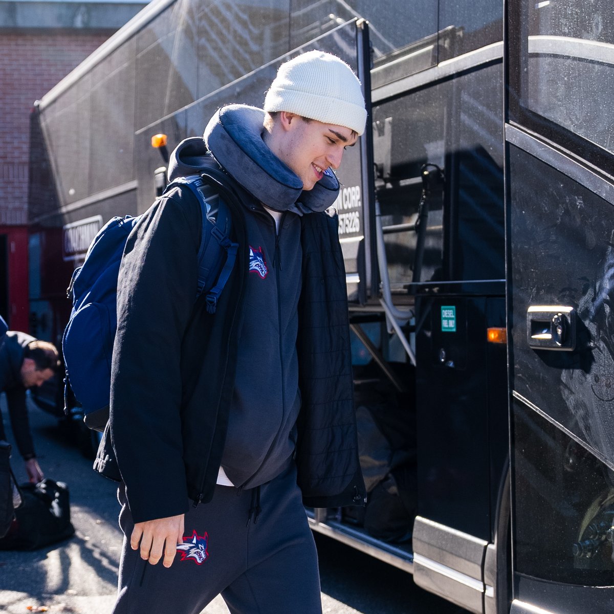 travel day ✌️

🌊🐺 x #CAAHoops