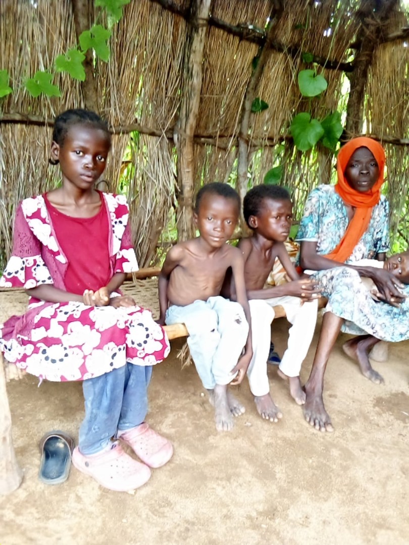 hrrds_s's tweet photo. In Sudan's Nuba Mountains, acute malnutrition is tragically common!
 @hrrds_s is on the ground delivering food, shelter, dignity kits, and other essentials. We're committed to helping those in need, but we need your support to keep going. 
Please support: https://t.co/349FlFRGfN https://t.co/CPD7TqndNP