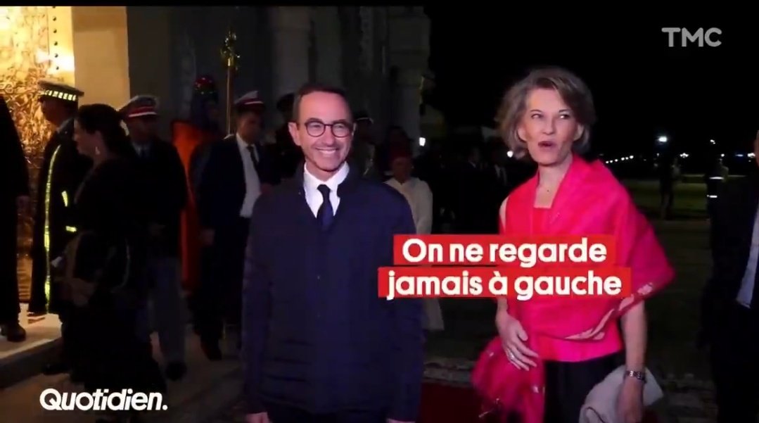 jdicajdisrien's tweet photo. Il faut avoir un sacré sens du Devoir et une loyauté sans faille envers nos élèves pour reprendre les cours demain alors que nos ministres ont passés 2 semaines à nous insulter et qu'on a appris pendant les vacances qu'on allait perdre 300€ de salaire en cas de maladie, que le point d'indice resterait gelé, qu'une prime pouvoir d'achat sautait, que 4000 postes allaient être supprimés...

Bonne reprise à nous.