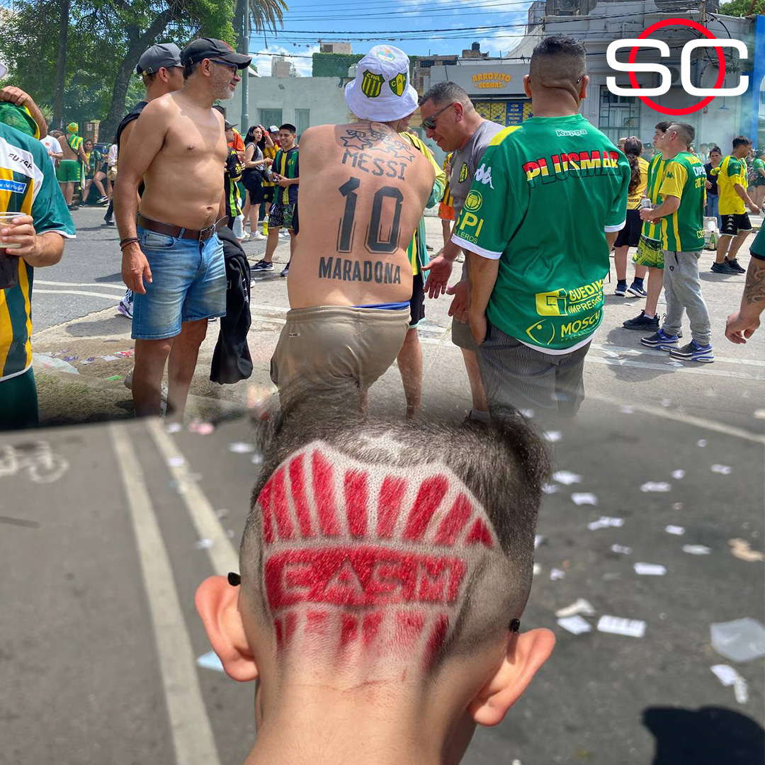 LA 10 DE MARADONA Y MESSI TATUADA VS. EL PELO BIEN DE SAN MARTÍN: mucho color en la previa de Aldosivi vs. el Ciruja tucumano por un lugar en la Primera División del fútbol argentino.
