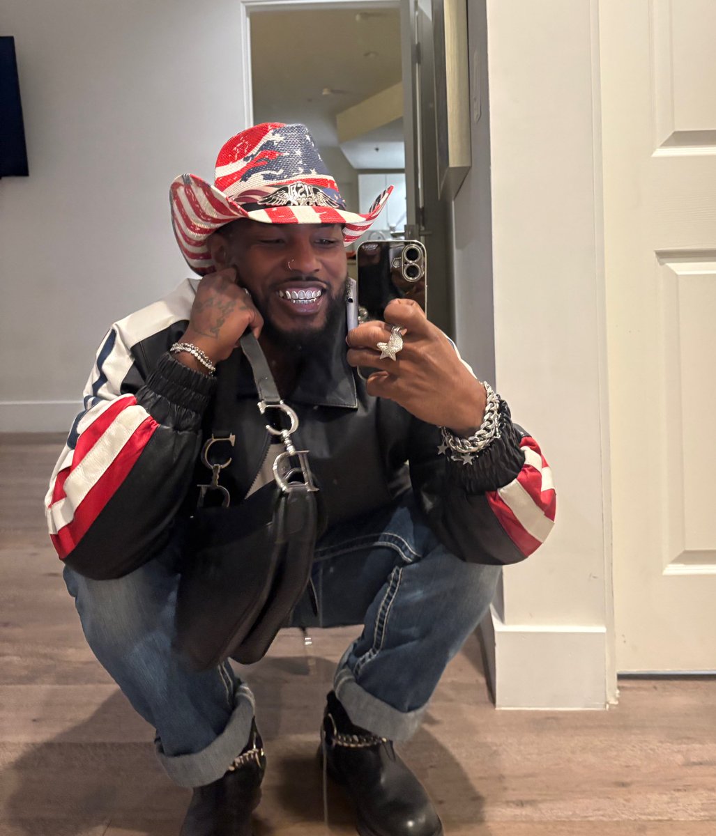 American Boy ❤️🤍💙🖤 Follow my Ig: @ changeofwardrobe  #vote #usa #americanboy #halloween2024