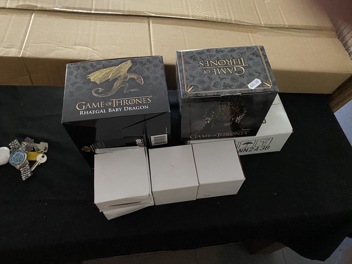 SHlGSY's tweet photo. My own city Ghent had its geeky weekend. Happy with the results. Can combine Narsil with Aragorns crown. #comiccon #FACTSConvention https://t.co/SRfXs8ECoo