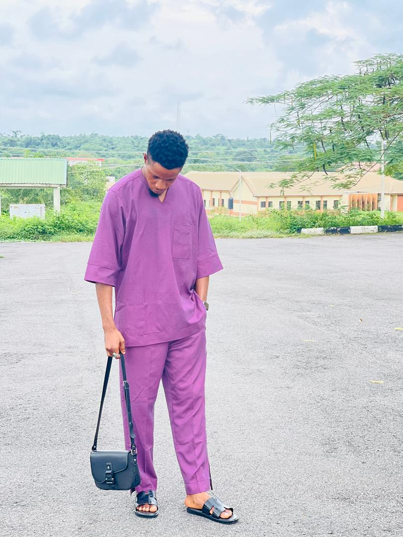 tailor_ace's tweet photo. "Simplicity is an ultimate sophistication"- Leonardo da Vinci
Well tailored Kaftan,
Available in preferred colors.
Please Engage, Repost and patronise.
#welltailored #fashion #lifestyle #MUFC #ManUtd Chelsea Man United https://t.co/J4KB6YHdaU
