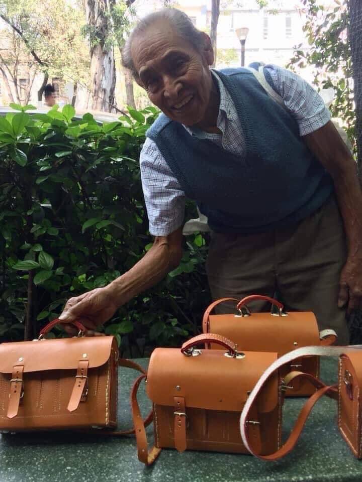 GabbsEvns's tweet photo. Hagámoslo viral y apoyemos a Don Francisco 🙏🏻❤️

CDMX, Roma Norte https://t.co/AYfd9RtPLg
