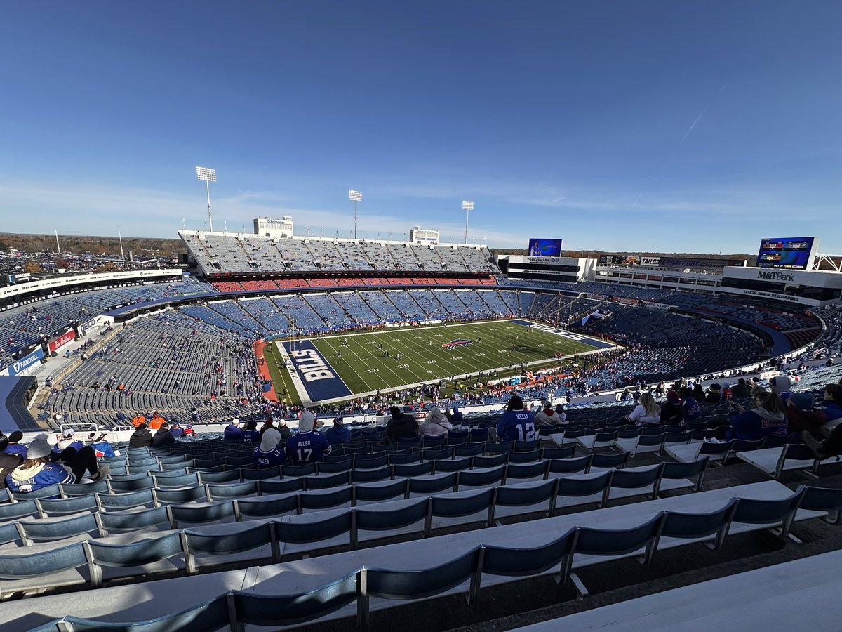 Sunny day in Buffalo . First ever game.

#BillsMafia 

#GoBills 
<a href="/NFLonCBS/">NFL on CBS 🏈</a> 
<a href="/BuffaloBills/">Buffalo Bills</a>
