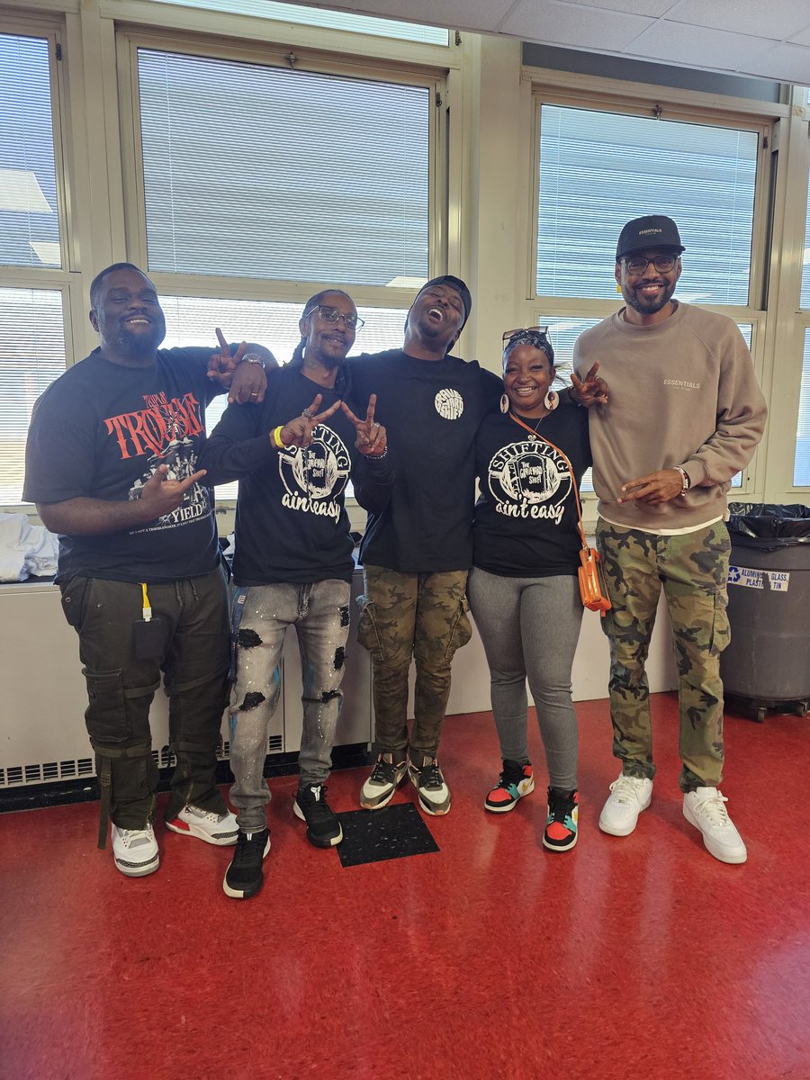 The1andOnly16's tweet photo. #GhostBrothers @JuwanMass @DalenSpratt @themarcusharvey @rell_herking of course had to see our ghost cuzzins 😆 love these guys @NJParaUnityExpo https://t.co/U9o56qvEc9