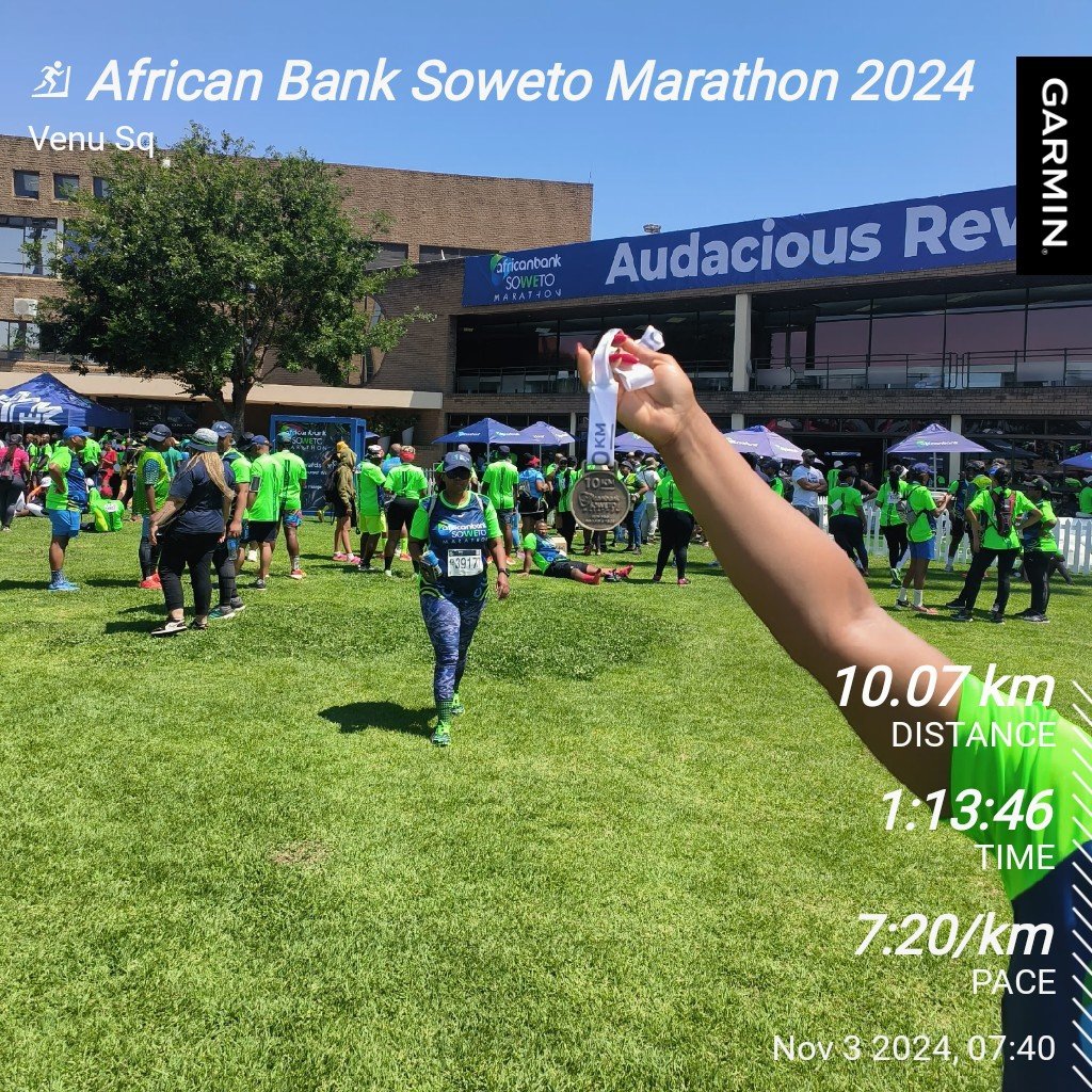#SowetoMarathon
Yhoo mocheso kodwa we kept moving.
I should try this running thing,gae mpe gakalo 😄😎