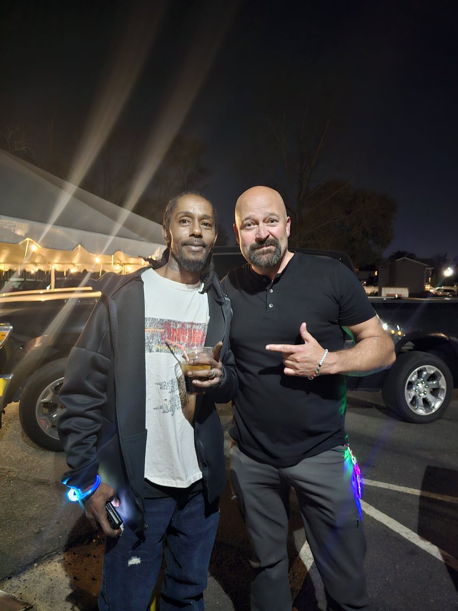 The1andOnly16's tweet photo. Babe @rell_herking and @Jchawes having a blast, chopping it up. Really cool dude, much love @NJParaUnityExpo https://t.co/8NwuGDPUPG