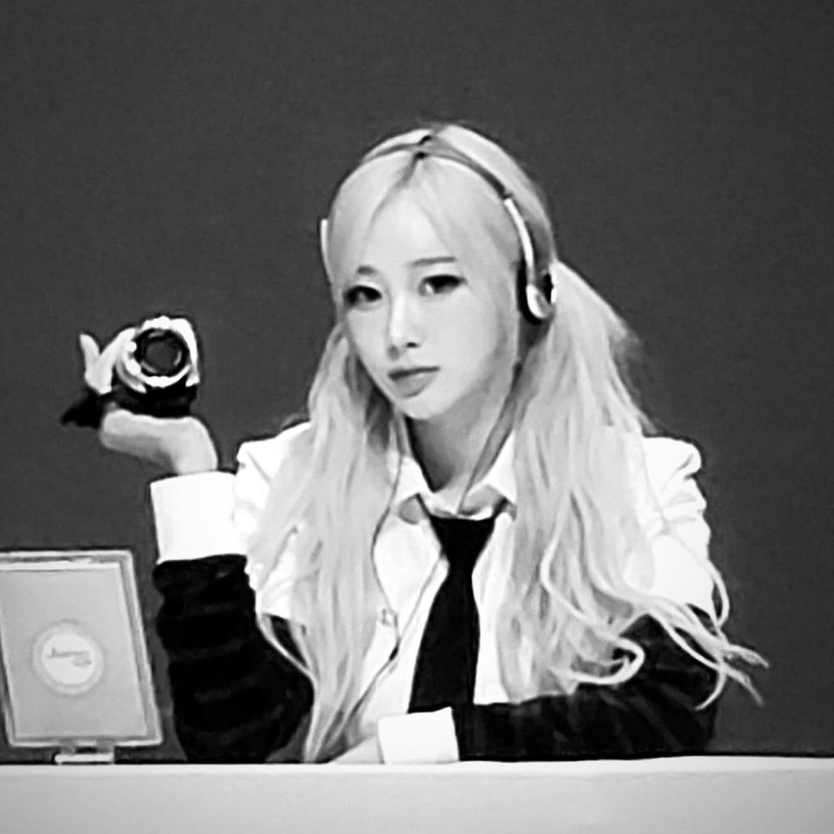 Loving my pink hair vibes and feeling beautiful! Grateful for the little things that make life fab. 🌸✨