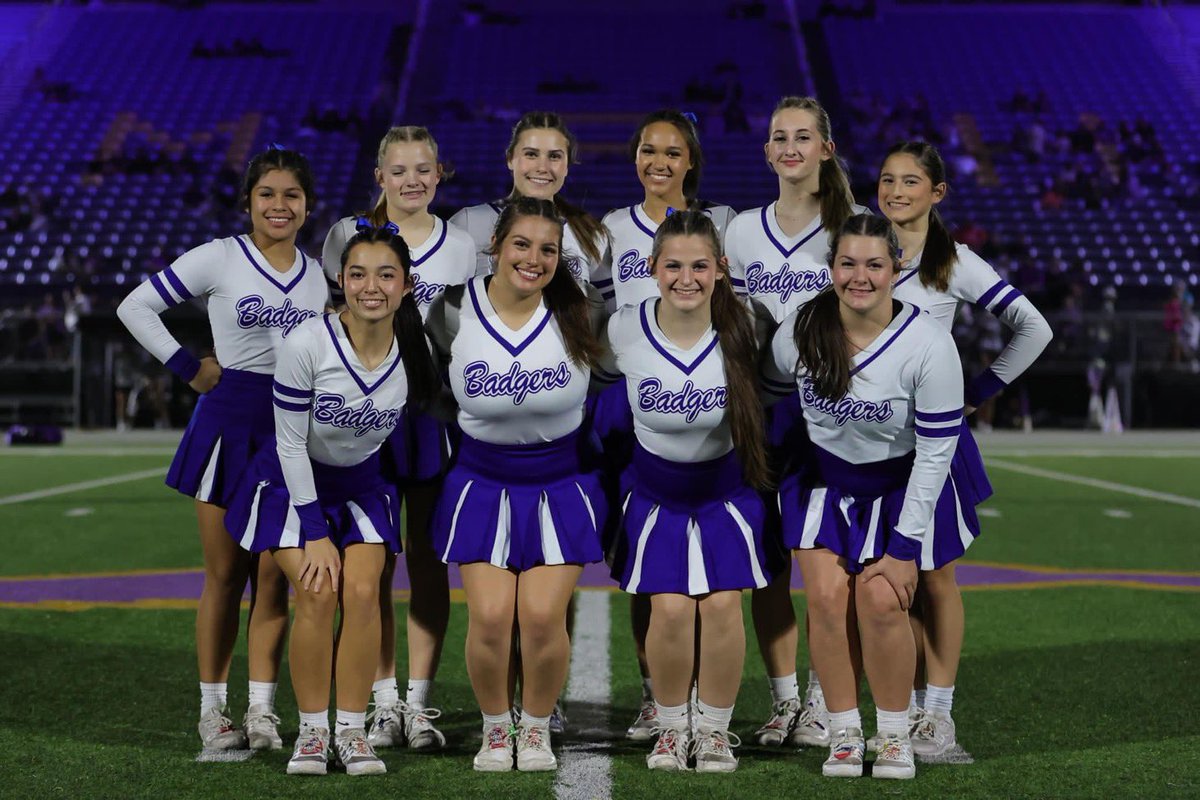 Last FNL of the regular season…
Playoffs here we come! 📣💙🏈
