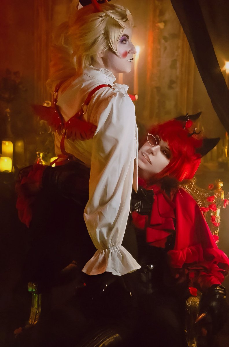 Happy late Halloween  🎃✨️

<a href="/labradabra777/">Ano</a> as Luci 🍎
Me as Al 📻

#radioapple #appleradio