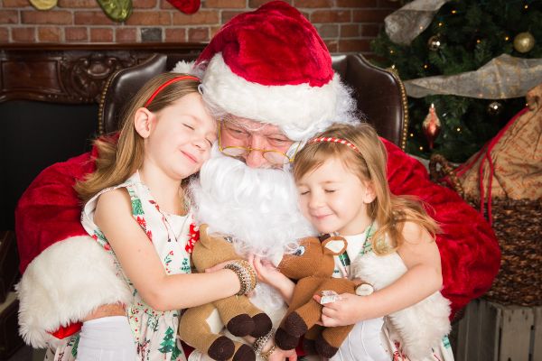 creative_catch's tweet image. BOOKING NOW | 🎅 Photos with Santa 2024! - mailchi.mp/aecb60f4b0e5/b…