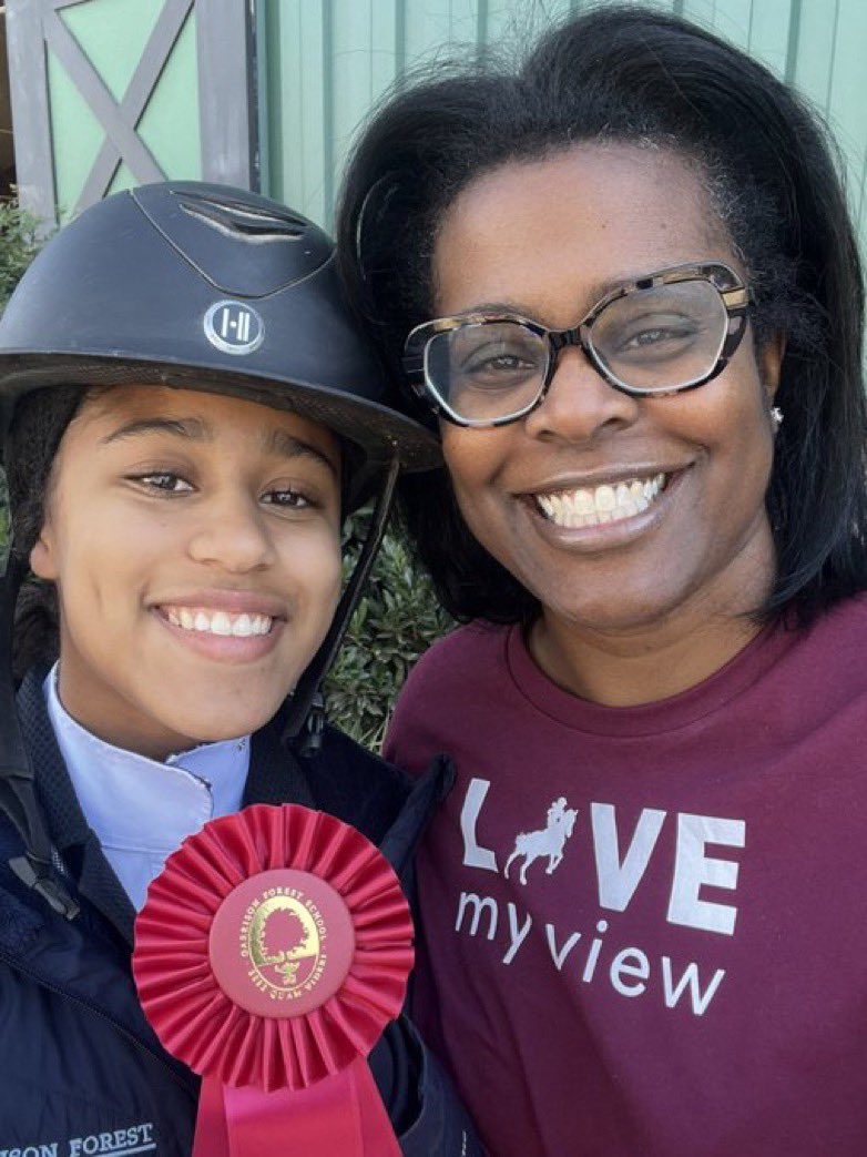 esanzi's tweet photo. This has to be one of the best #LOVEmyview pictures of all time! Thank you @SonjaSantelises and congrats to your girl. ❤️🐎 https://t.co/dIv1sj1OEA