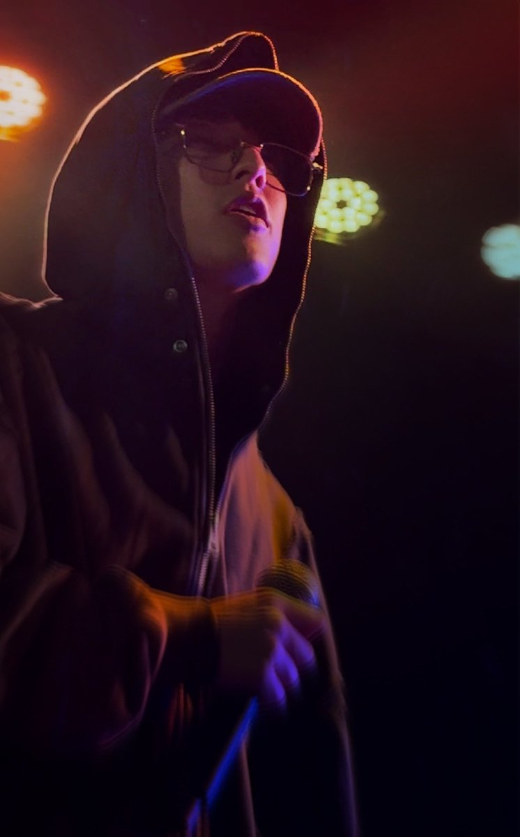 youareok8123's tweet image. So happy to hear this song for the 2nd time live. Happy anniversary to this awesome song!!! #everythingeverywhere