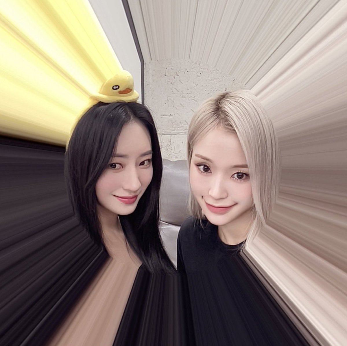 it’s always these two smh 

#수아 #가현 ♡ #Dreamcatcher