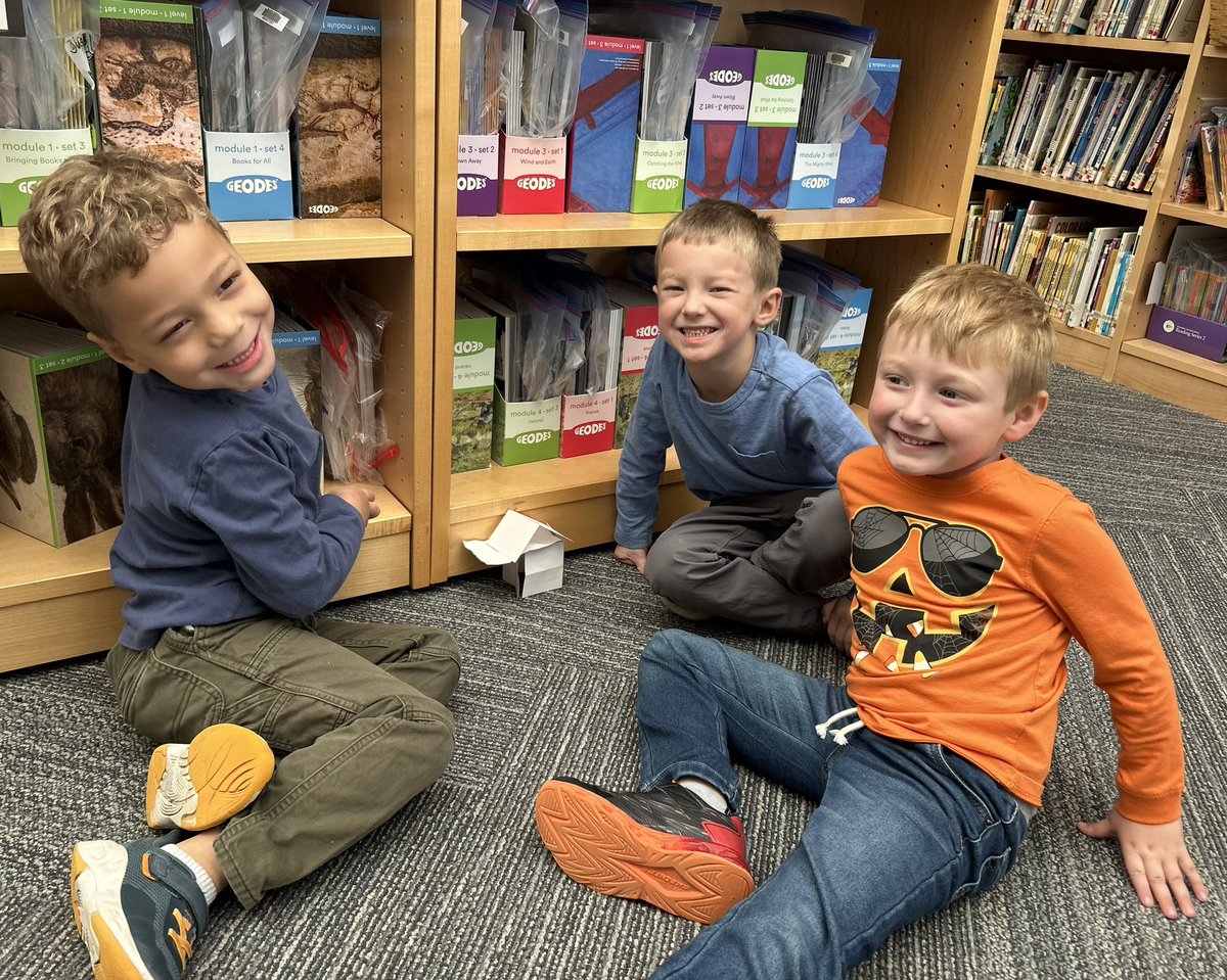 This week in the library, we built excitement for our first book fair of the year! Ss worked in teams to complete different STEM challenges, and the joyful expressions on their faces tell the story.