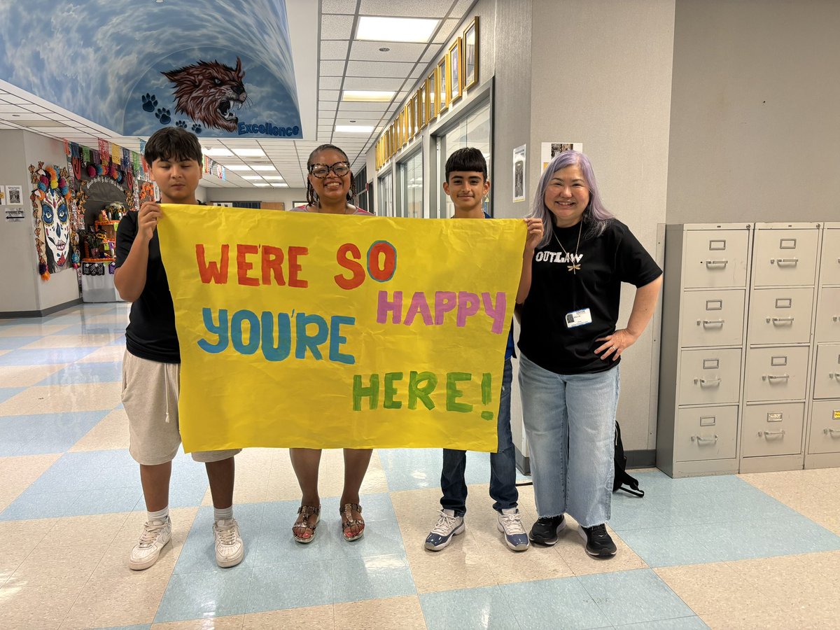 LibraryWildcats's tweet photo. Thank you @ElloEllenOh for your memorable, inspiring, and witty presentation. The students enjoyed it immensely. 😊Your words touched them. #pisdreads #wildcatlibrary #authorvisit #middlegradeauthor #middlegradebooks #weneeddiversebooks #schoollibrarians #schoollibraries https://t.co/InP4OEZFmS