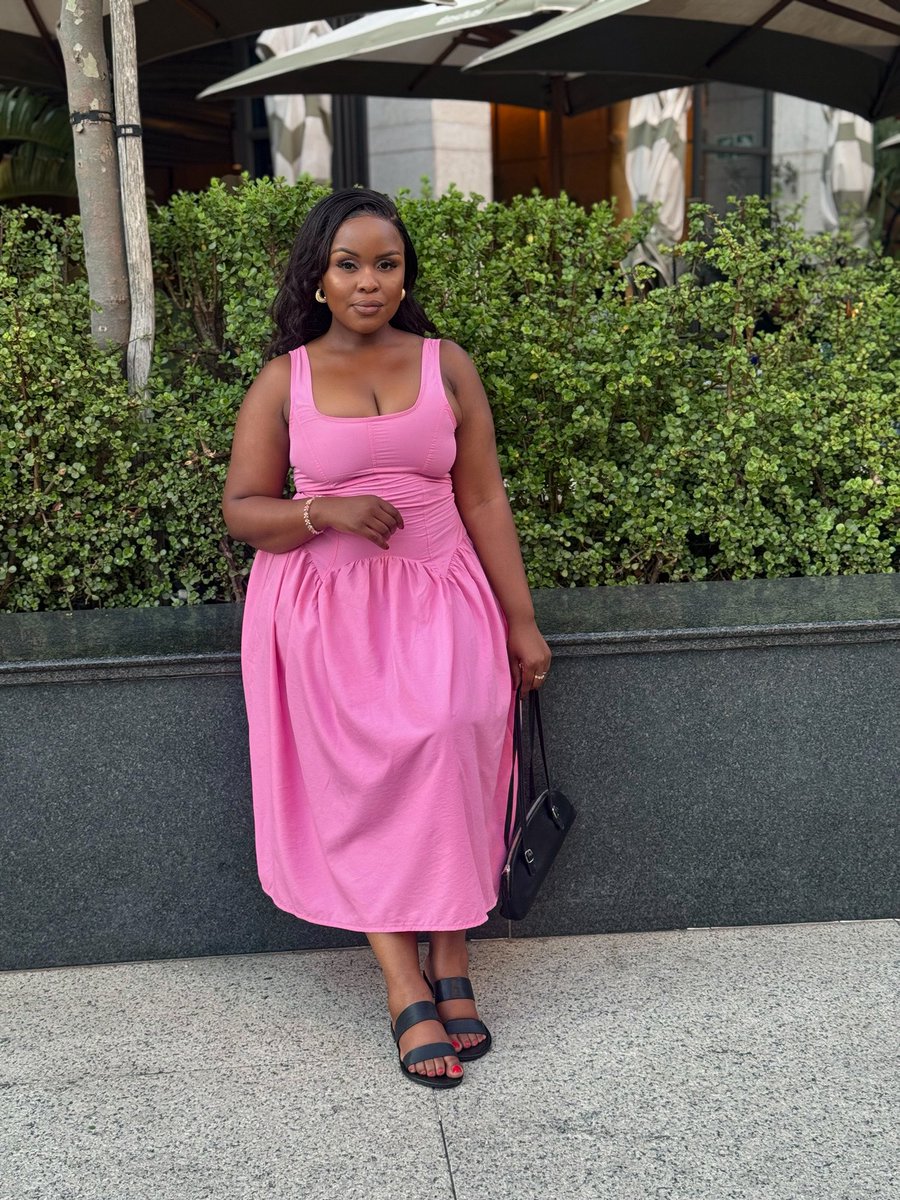 hangwy's tweet photo. Pretty in pink https://t.co/ahUnK8nNmD