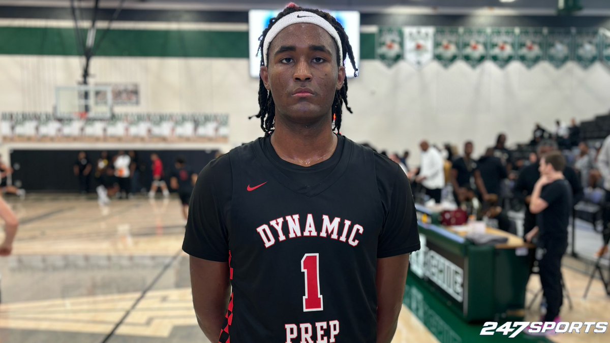 BJenkins247's tweet photo. 𝐎𝐁𝐒𝐄𝐑𝐕𝐀𝐓𝐈𝐎𝐍𝐒 from #TheFirstLook2024:
▫️Dawson Battie & Ryan Hampton duel it out
▫️#SMU pledge Jaden Toombs shines in front of Andy Enfield
▫️Austin Senters enforces his will... and more!
𝗥𝗘𝗔𝗗 https://t.co/LTtfjVR9Dm https://t.co/wcKGOY8m7g