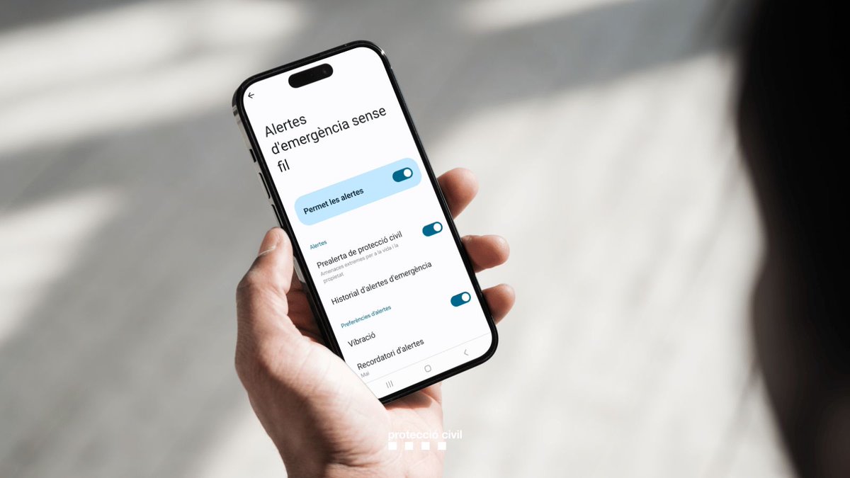 🤳 Sabies que pots recuperar les alertes de #ProteccióCivil rebudes? 

Si reps una alerta i la tanques sense voler, ves a les opcions de seguretat i busca l'historial 📝

ℹ️ gen.cat/3l4ZnIS