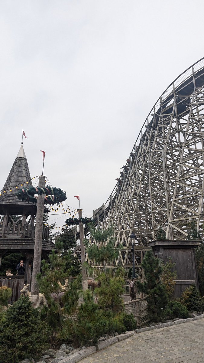 Ben 🎢🚂 tweet media