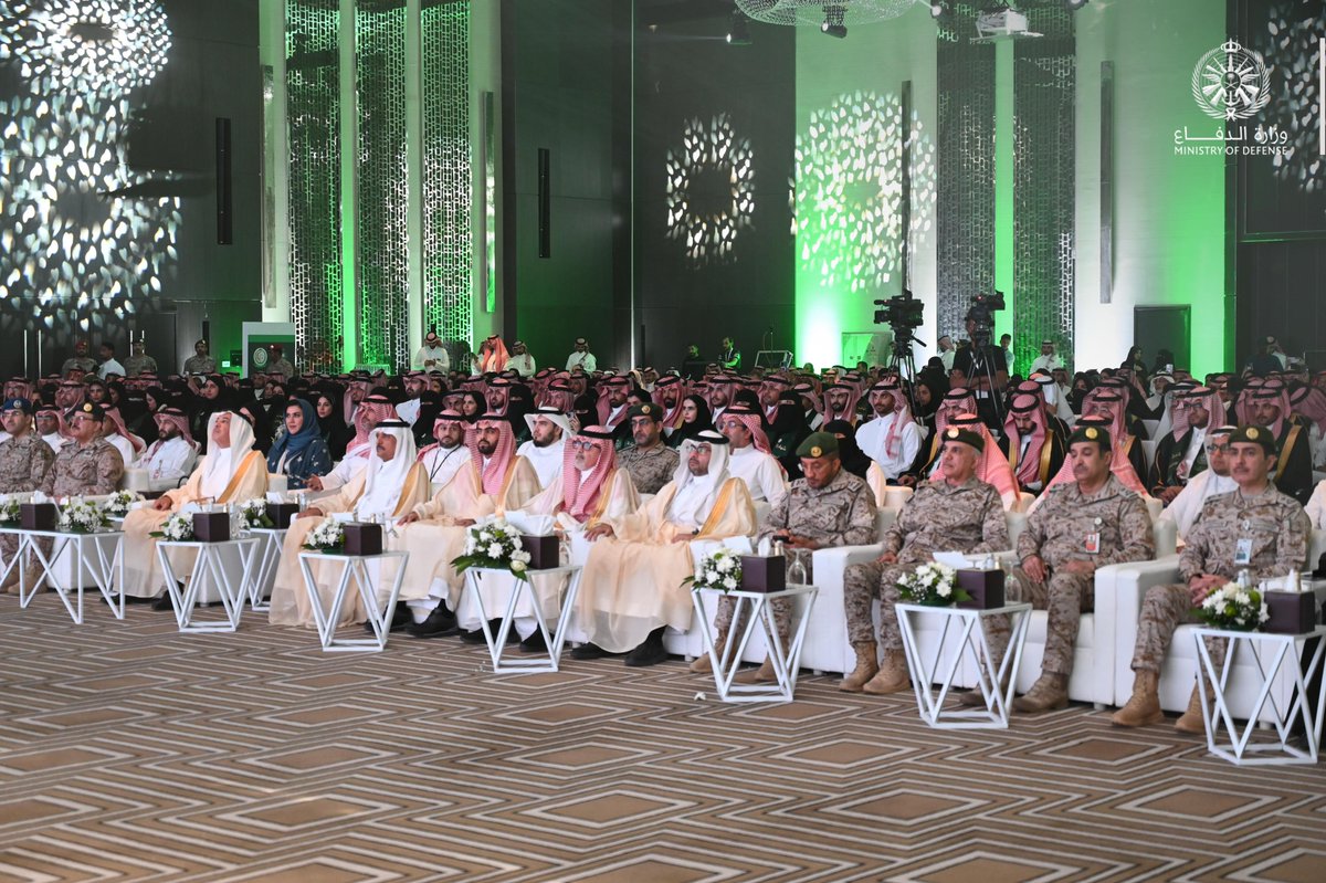 modgovksa's tweet photo. وشهد حفل التخريج مسيرة للخريجين وتكريمًا للمتميزين في البرامج التدريبية. https://t.co/hoQOky5fTd